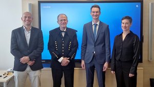 Roland Brunner (mentor, 2nd examiner), Ernst Gamsjäger (head of examination committee), Patrick Pretschuh, Edith Bucher (from left to right). Image: R. Krenn